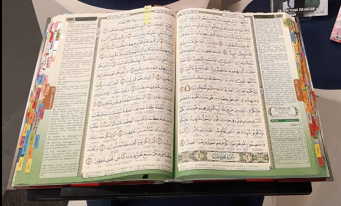 TAGGING AL-QURAN AL-KARIM AL-ANDALUS A4-KARYA BESTARI