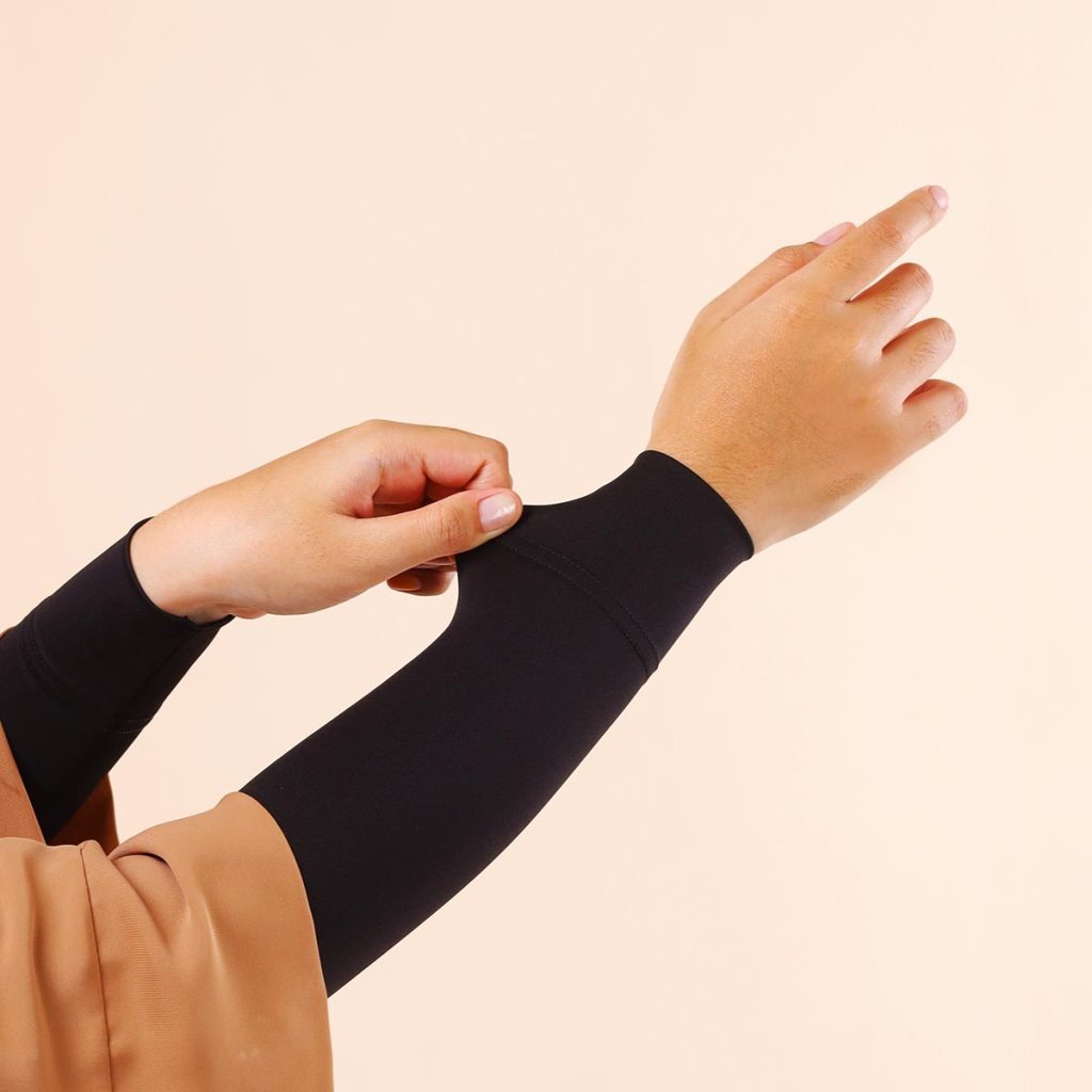 AMRU - Premium Hand Socks (12 Colours)