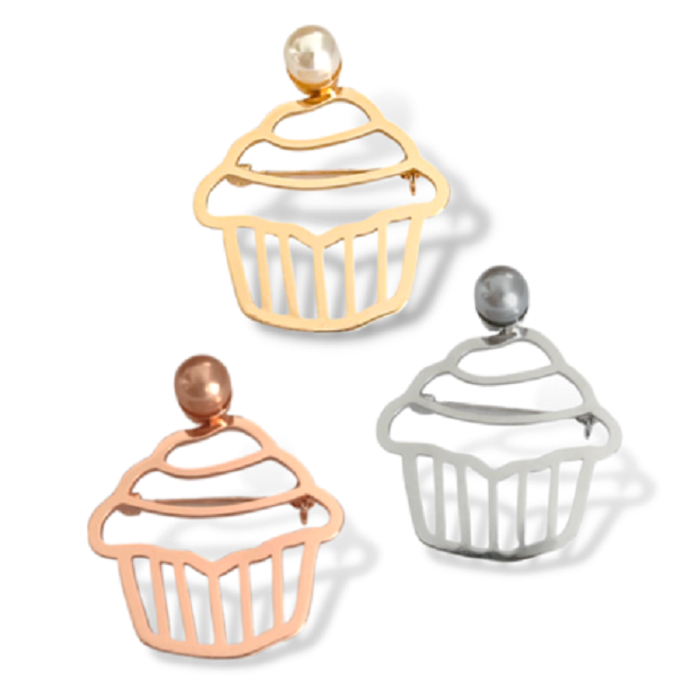 LADYN - Cupcake with Pearl Brooch