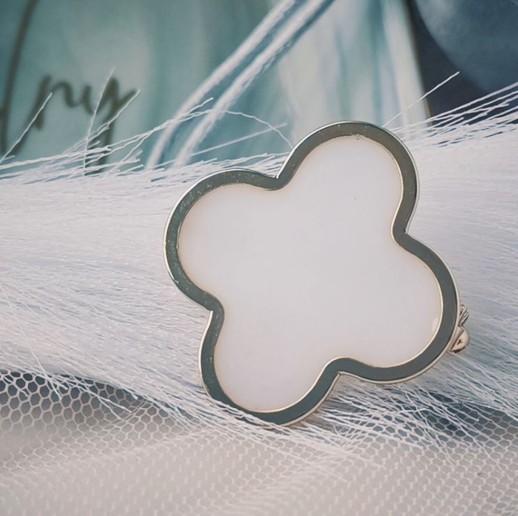 LADYN - Luna Clover Brooch (6 colours) (DC)