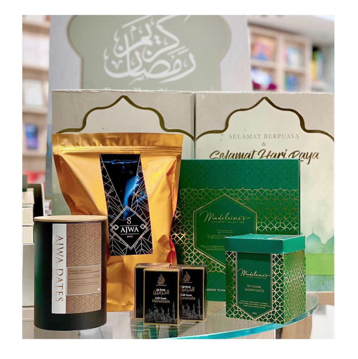 SWING SUROOR - Premium Ajwa Al-Madinah Dates (1KG)