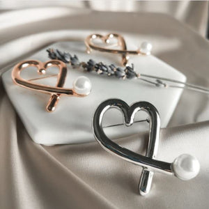 LadyN Harmony Pearl Brooch (DC)