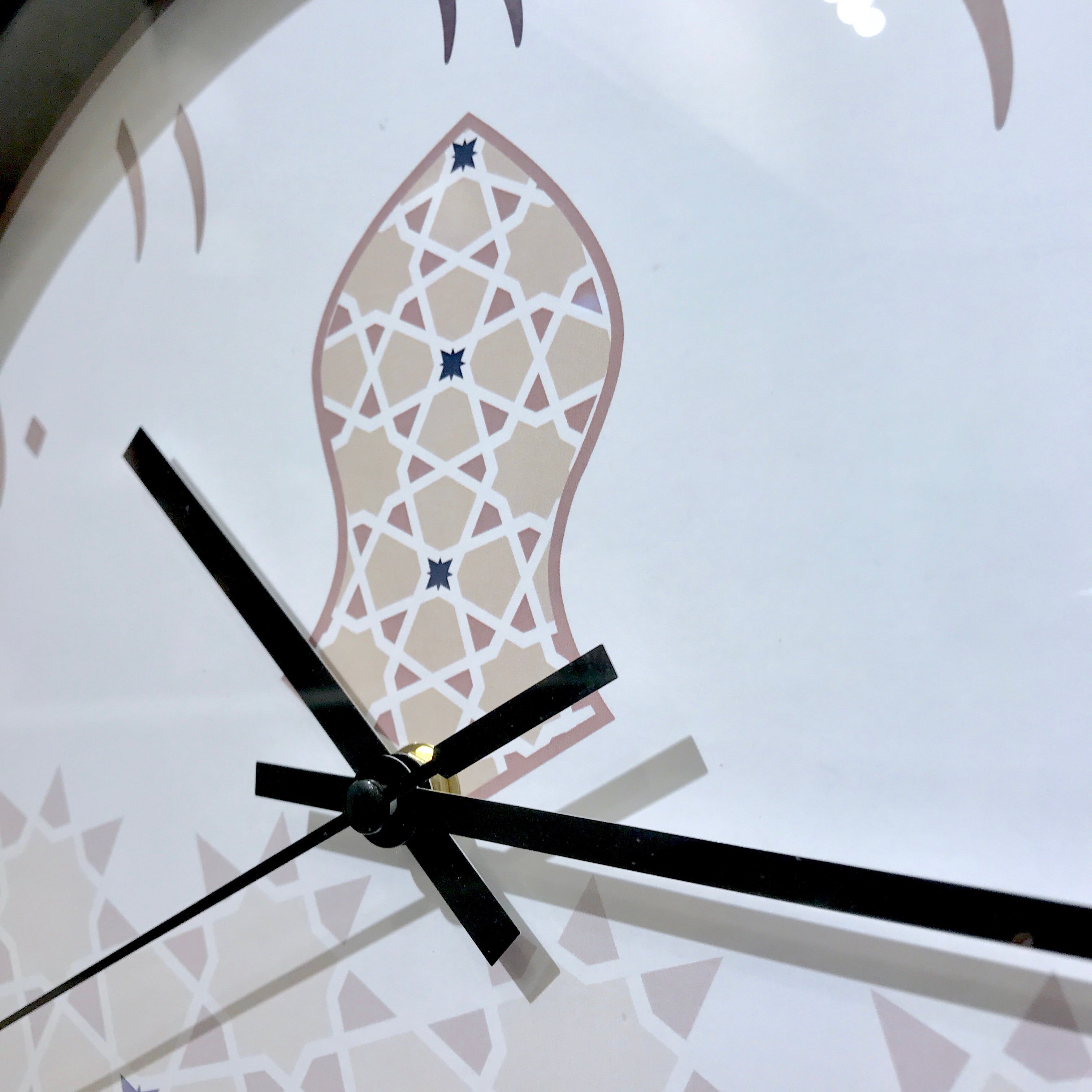 A04 Naal Gold : Arabic Wall Clock